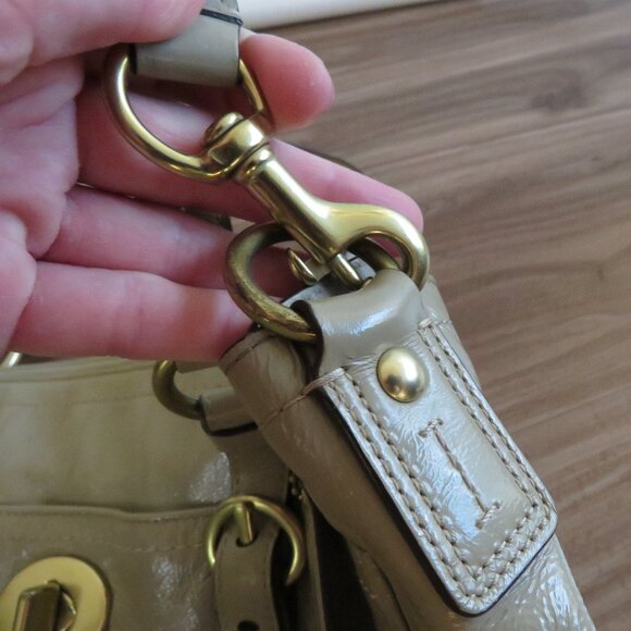 COACH Chelsea Taupe Tan Patent Leather Turnlock Shoulder Zip Up Tote Bag - Picture 10 of 15